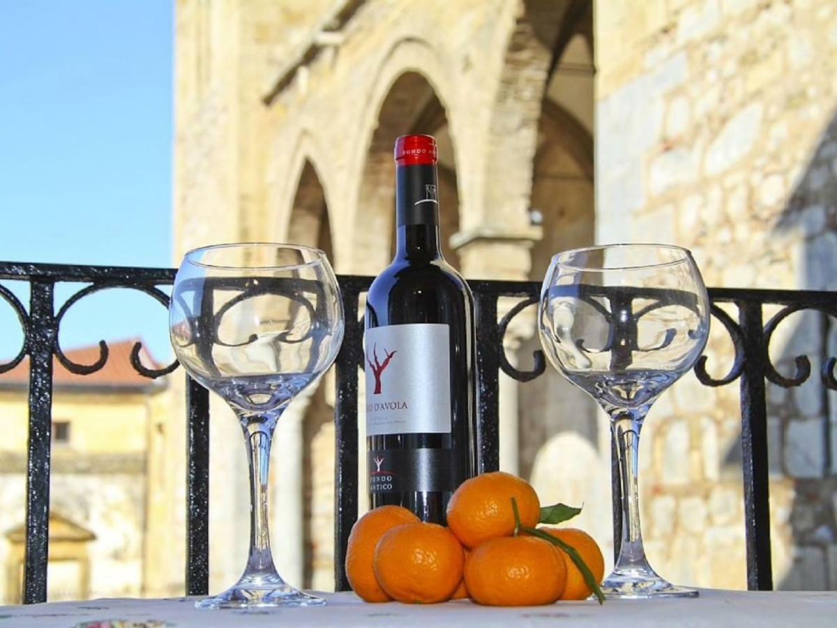 Cefalu Cathedral Palace Екстериор снимка
